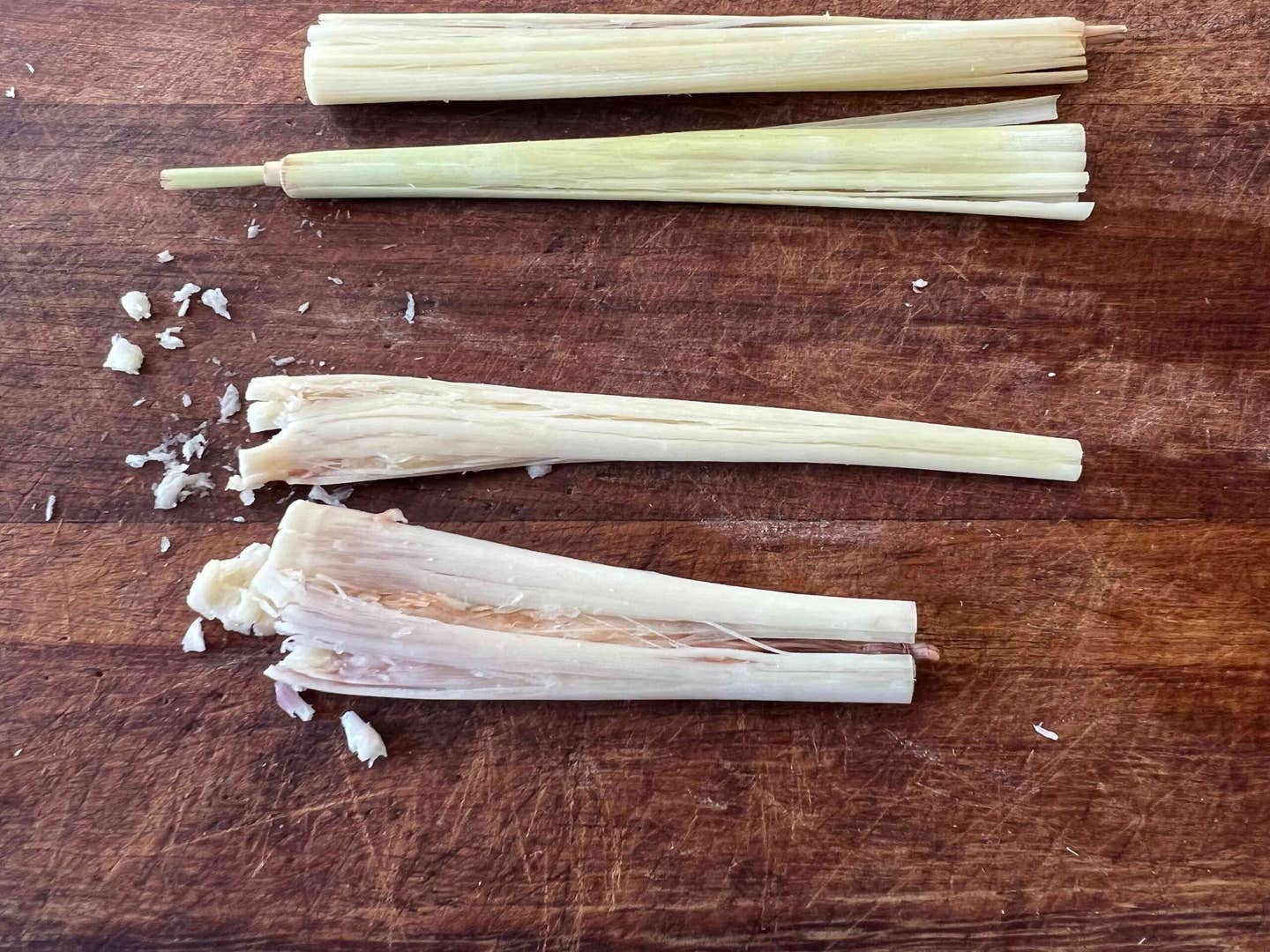 Pounded lemongrass on a cutting board