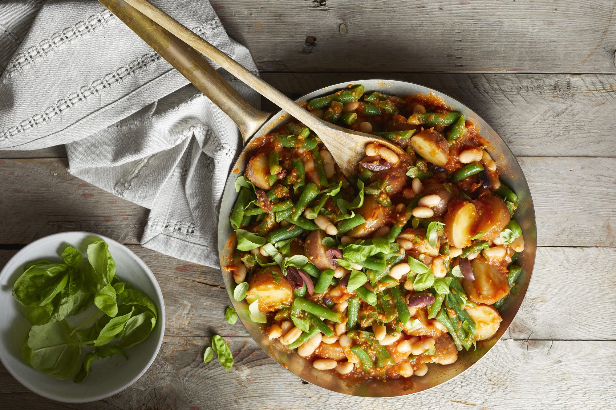 Greek-Style Green Beans and Potato Toss - Forks Over Knives