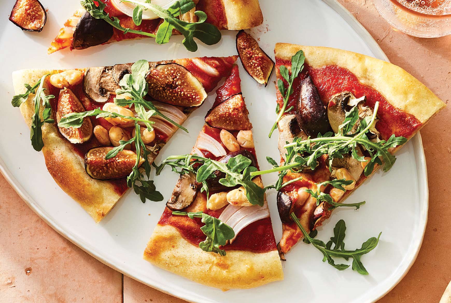 A few slices of fig pizza