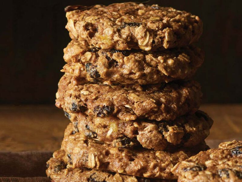 Chewy Apple-Raisin Oatmeal Cookies