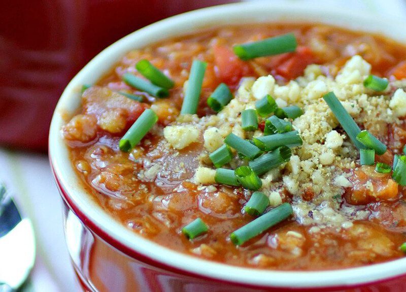 This vegan chili recipe smells and tastes delicious—try it by itself or poured over a golden baked potato!