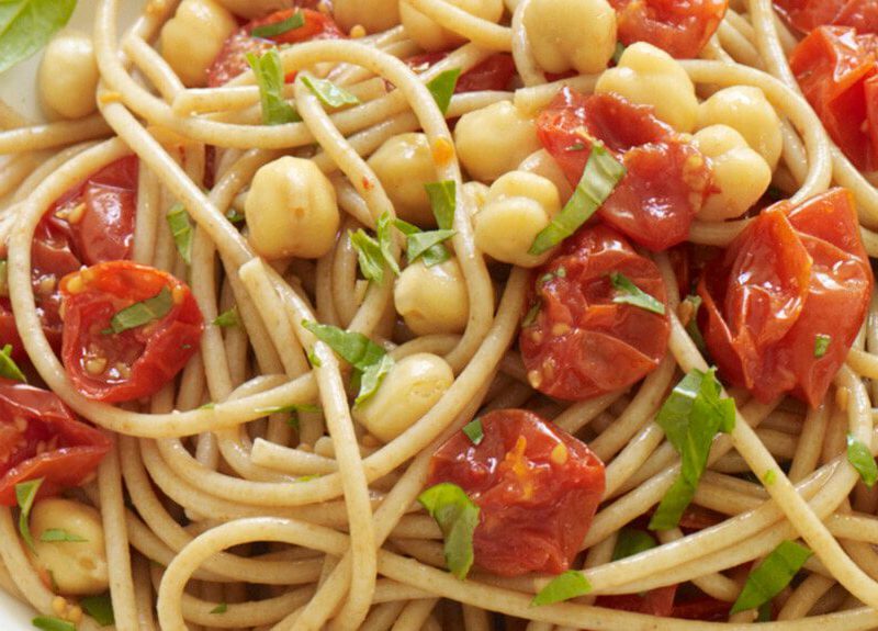 Roasting vegetables is an easy way to add flavor to a dish, and, yes, you can absolutely make them for this roasted tomatoes pasta without oil!