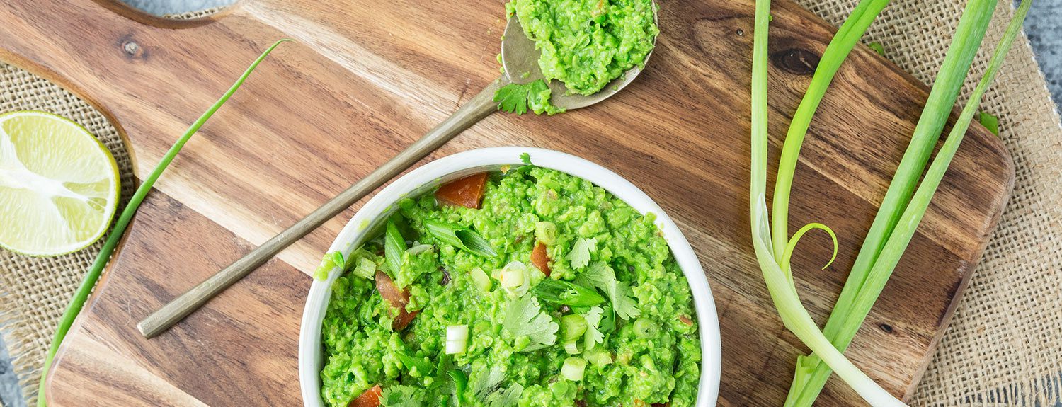 This pea guacamole tastes so much like the real thing that most people won’t be able to guess what it is made from.