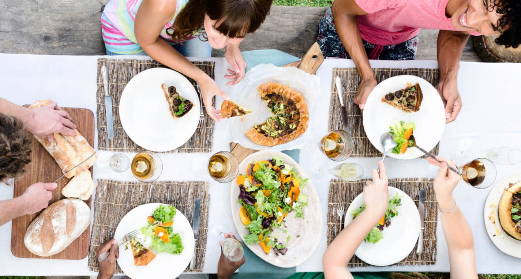 7 Reasons Millennials Should Bring Back Dinner Parties