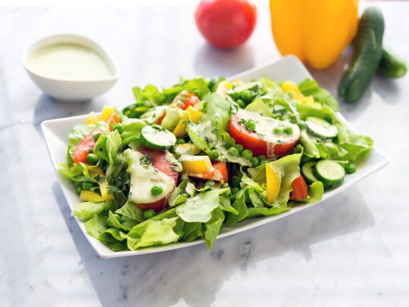 Butter lettuce and green pea alad