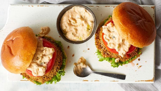 Air-Fryer Portobello Burgers with Thousand Island Aïoli