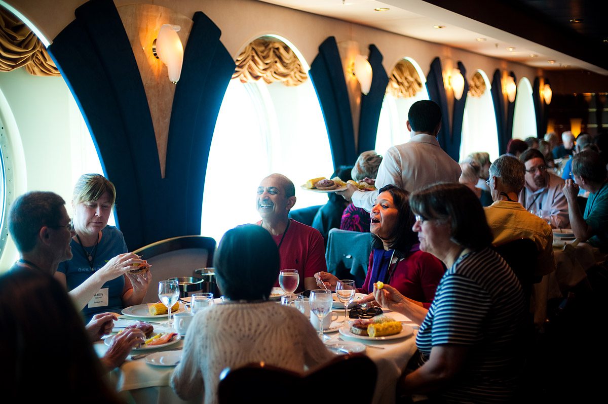 paris dinner cruise vegan